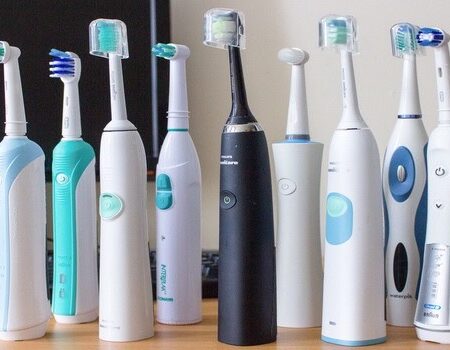 Why Electric Toothbrushes Are Better Than Manual Toothbrushes